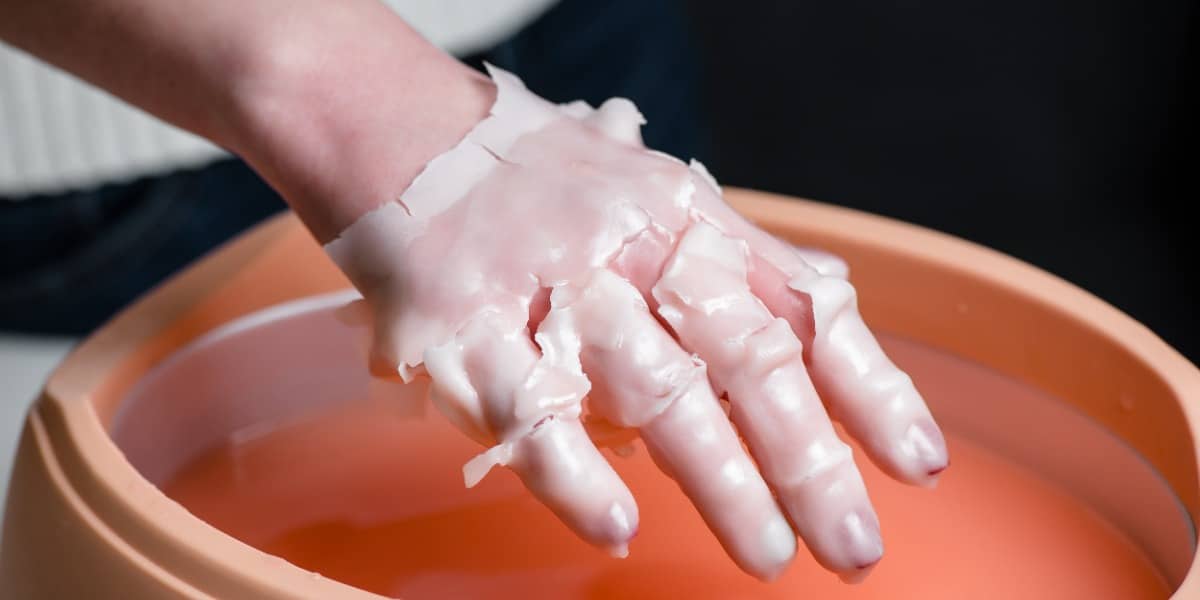 image of paraffin wax beauty treatment to highlight alternatives to tissue embedding including cryo and resin embedding