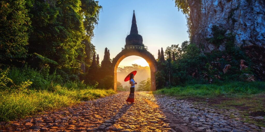 Image of woman in front of an archway to represent gateway cloning