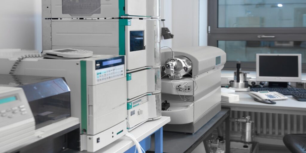 Image shows a laboratory with mass spectrometry facility to represent using mass spectrometry in biological research